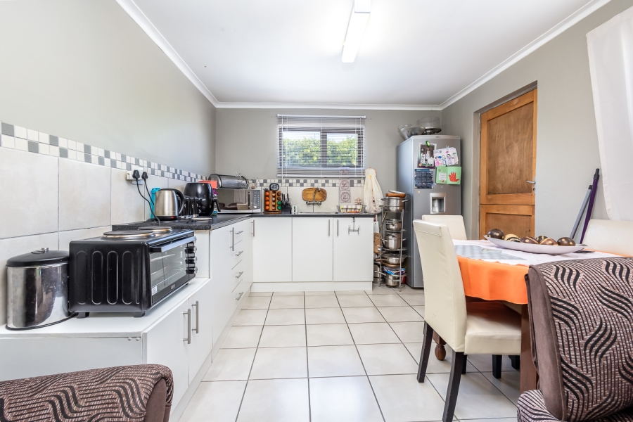 5 Bedroom Property for Sale in Rosedale Western Cape